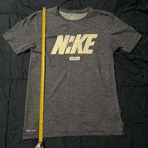 Nike pole vault athletic top